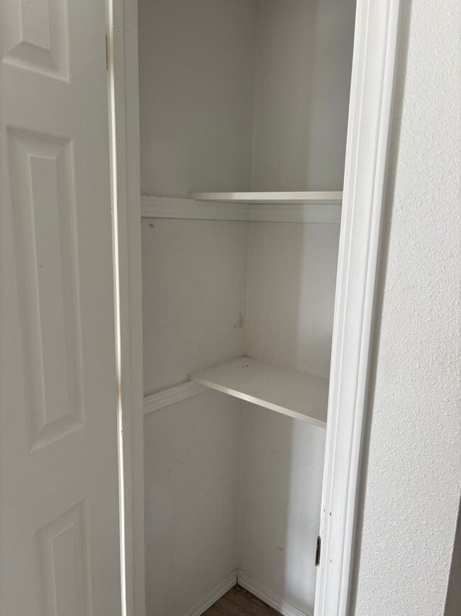 Building Photo - SFH B 107 - Wilson Lane Duplex