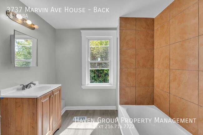 Building Photo - 3737 Marvin Ave