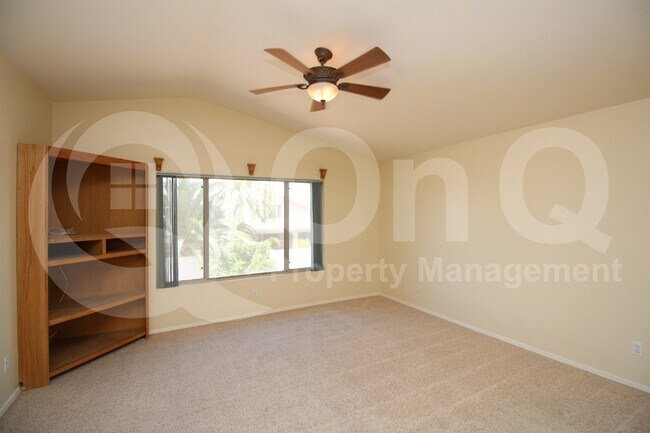 Building Photo - 7460 W Lone Cactus Dr
