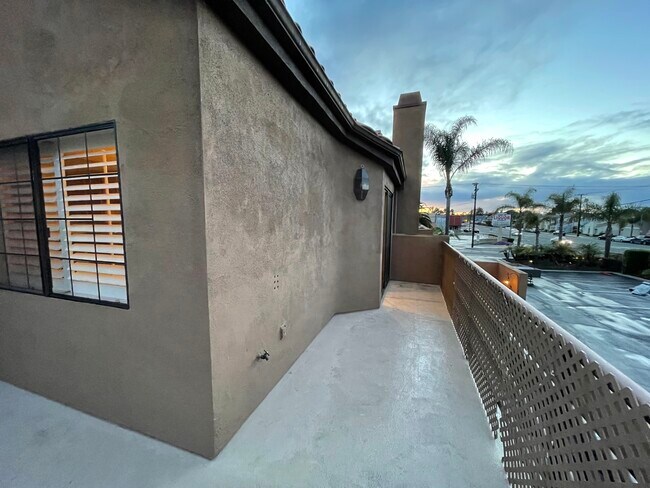 Building Photo - 305 Coral Reef Dr