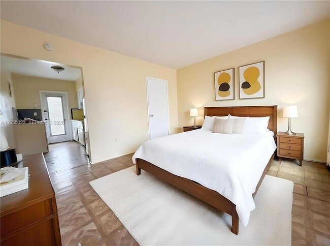 Building Photo - 1630 SW 4th St