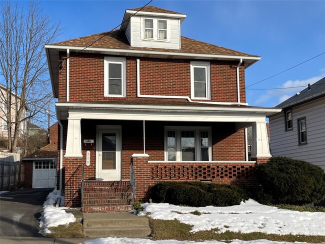 Building Photo - 110 Hayes Ave