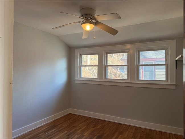 Building Photo - 6 Thorn St