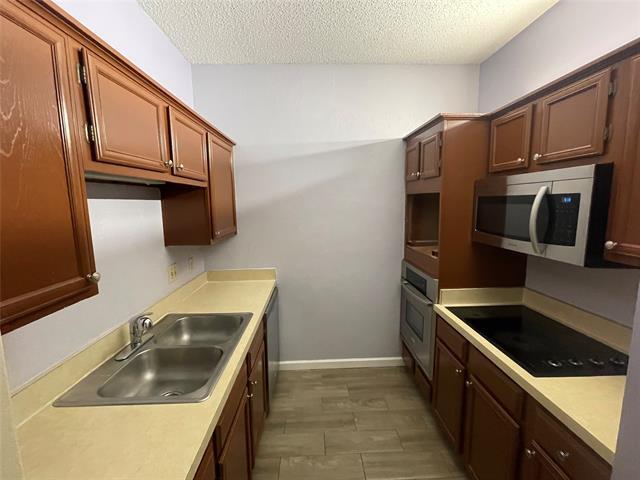 Building Photo - 2105 Count Fleet Dr