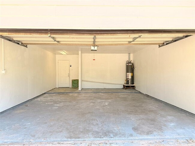 Building Photo - 4611 County Rd 424