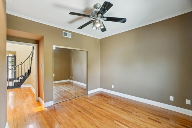 Building Photo - 4040 Avondale Ave