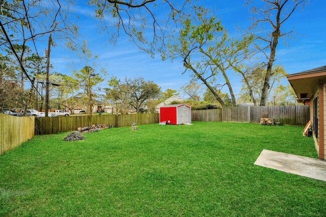 Building Photo - 2806 Oak Dr