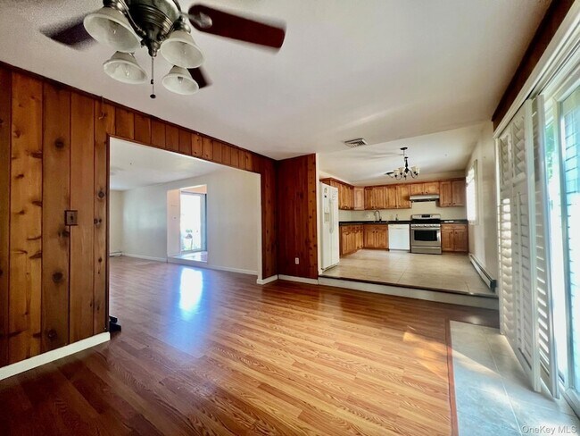 Building Photo - 69 Bellwood Ave
