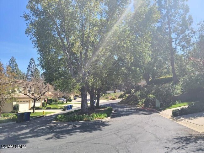 Building Photo - 1029 Amberton Ln