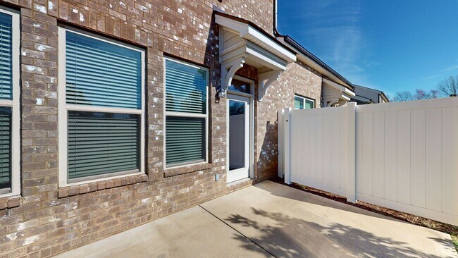 Building Photo - 2815 Haversack Cir