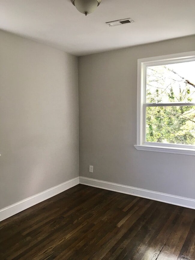 Building Photo - 1111 Gleneagle Rd