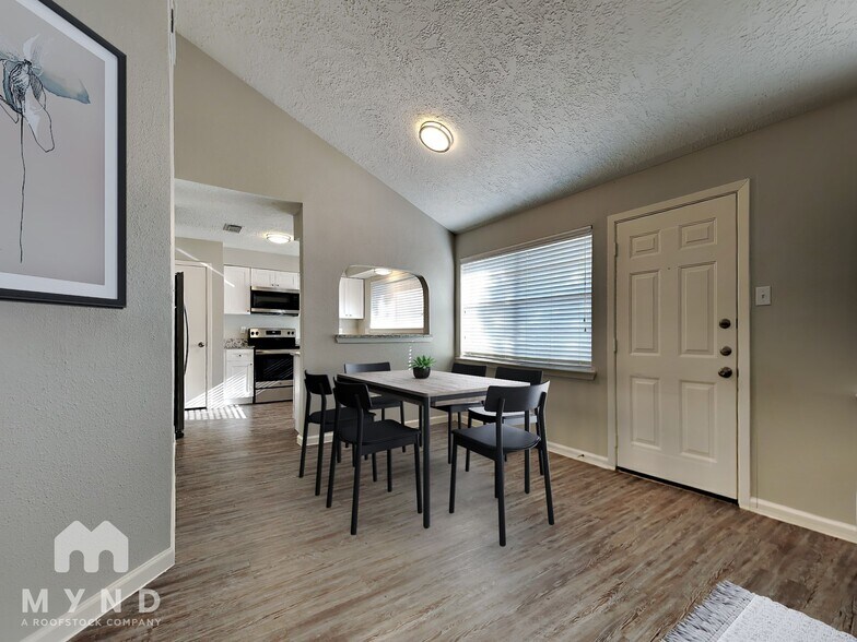 Building Photo - 11923 Medicine Bow Cir