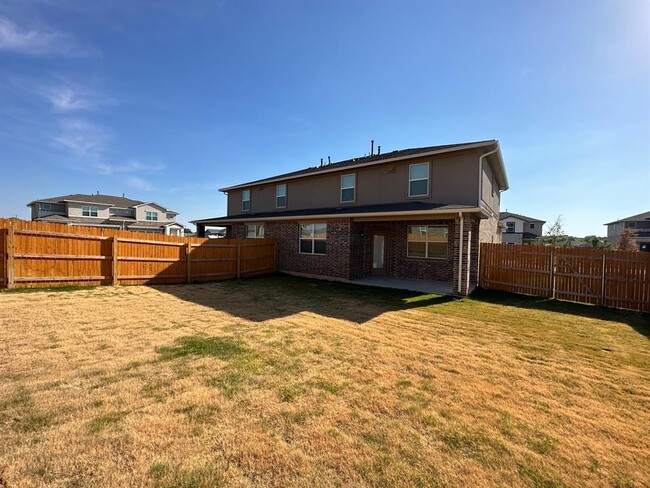 Building Photo - 404 Brody Ln