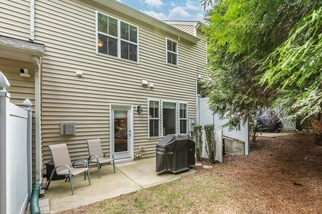 Building Photo - Beautiful 3-Bedroom Townhome in North Raleigh