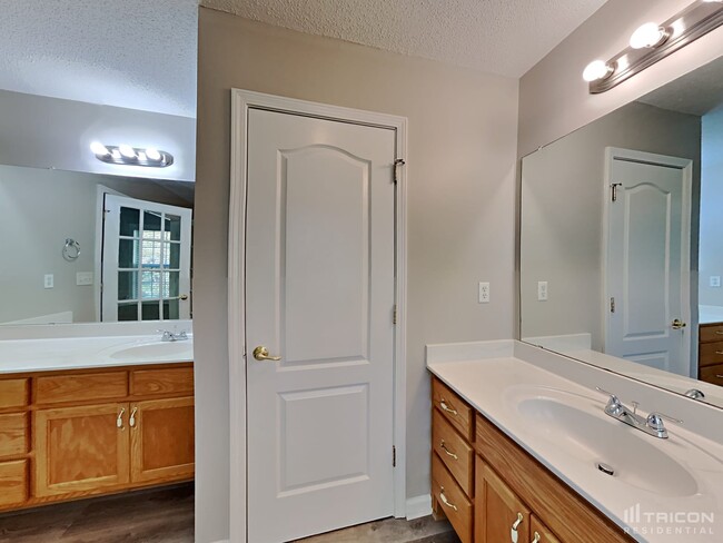 Building Photo - 225 Mels Way