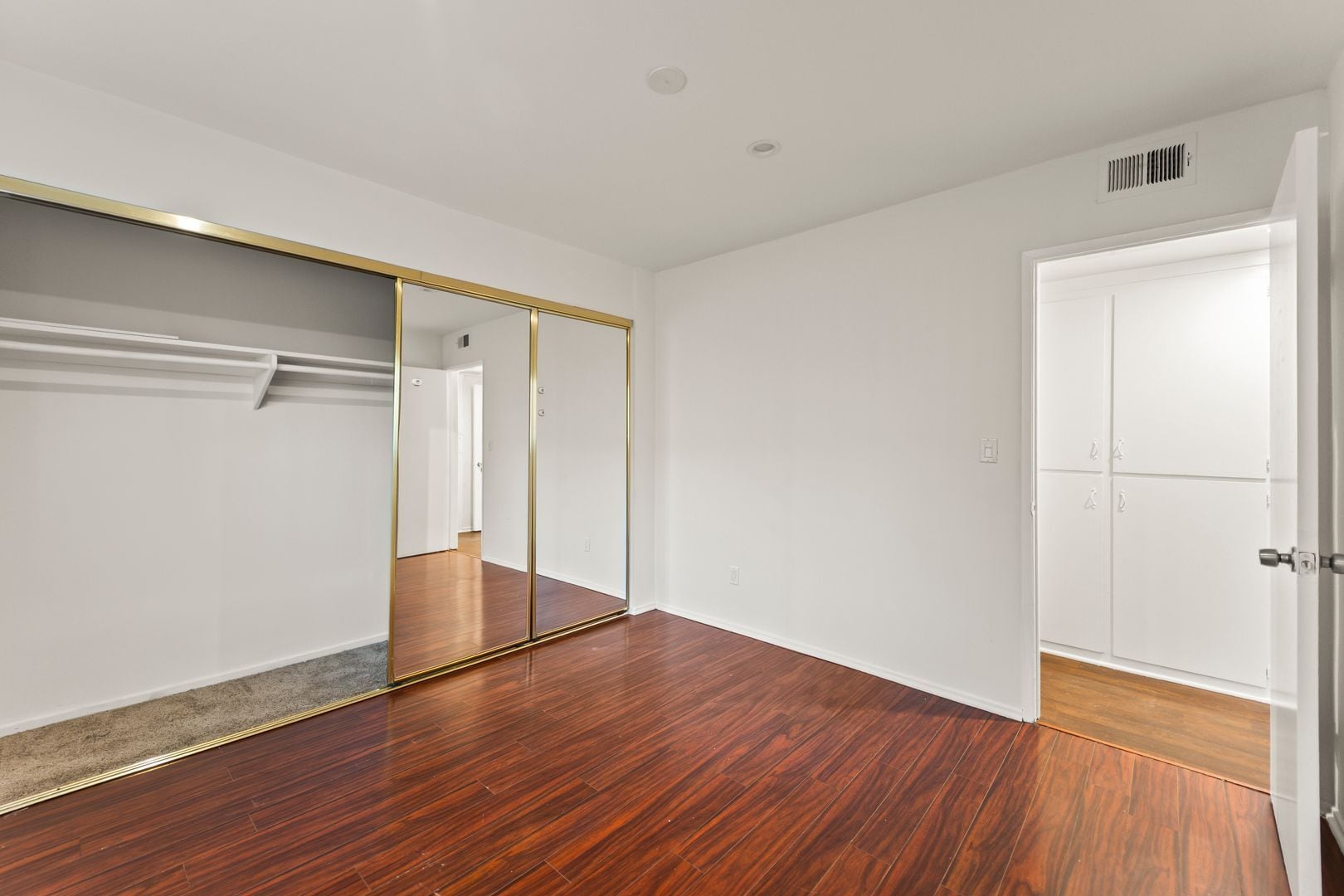 Building Photo - 5738 Woodman Ave