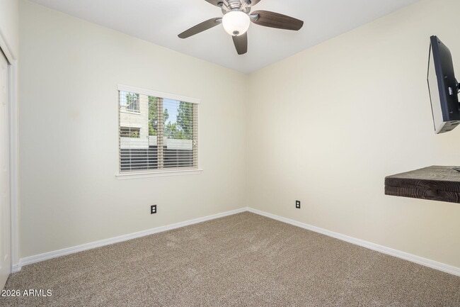 Building Photo - 538 W Gum Tree Ave