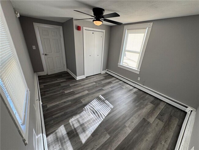 Building Photo - 29 Gesler St