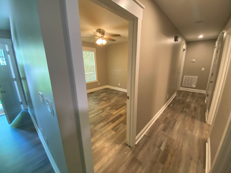 Building Photo - 524 Mill Creek Rd