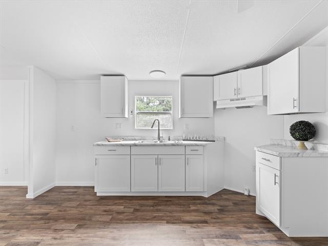 Building Photo - 146 Deerwood Ln