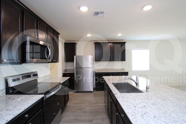 Building Photo - 1555 E Strople Dr