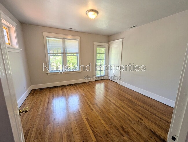 Building Photo - 4982 Oleatha Ave