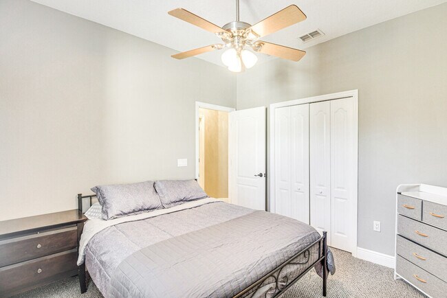 Building Photo - 25 Riverview Bend N