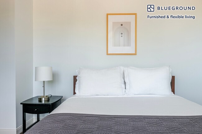 Building Photo - 845 Washington St