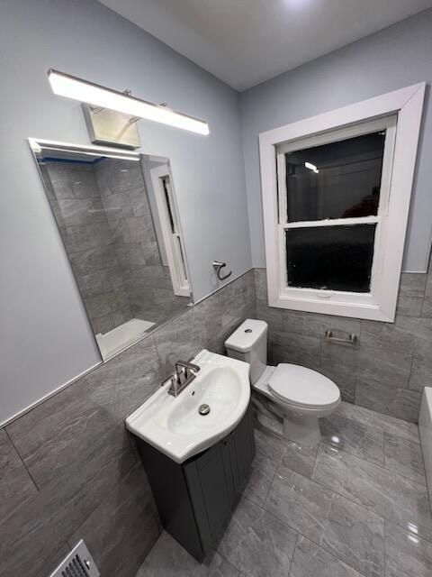 Building Photo - 18224 Warwick St