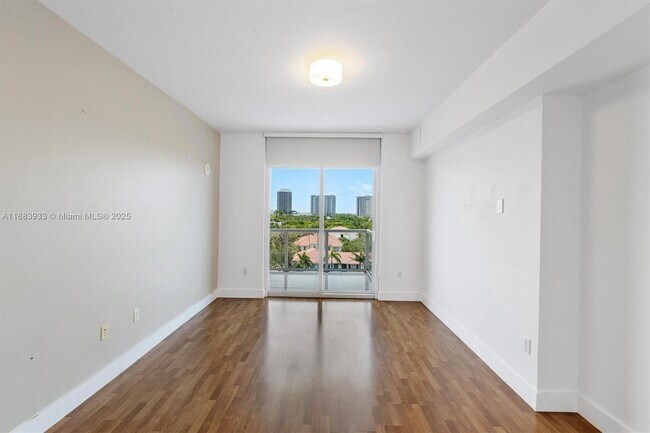 Building Photo - 3030 NE 188th St