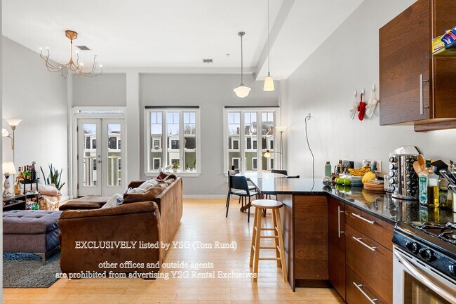 Primary Photo - 1431 Tremont St