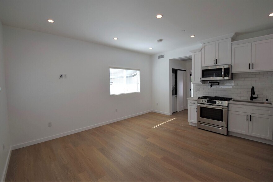 Building Photo - 5915 Fair Ave