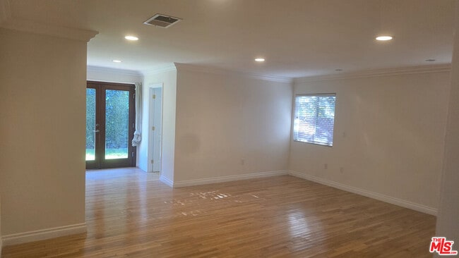 Building Photo - 3530 S Bentley Ave