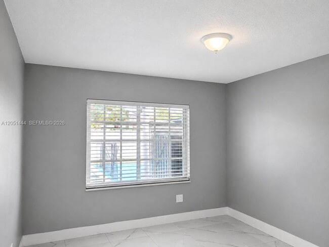 Building Photo - 6760 SW 156th Ct