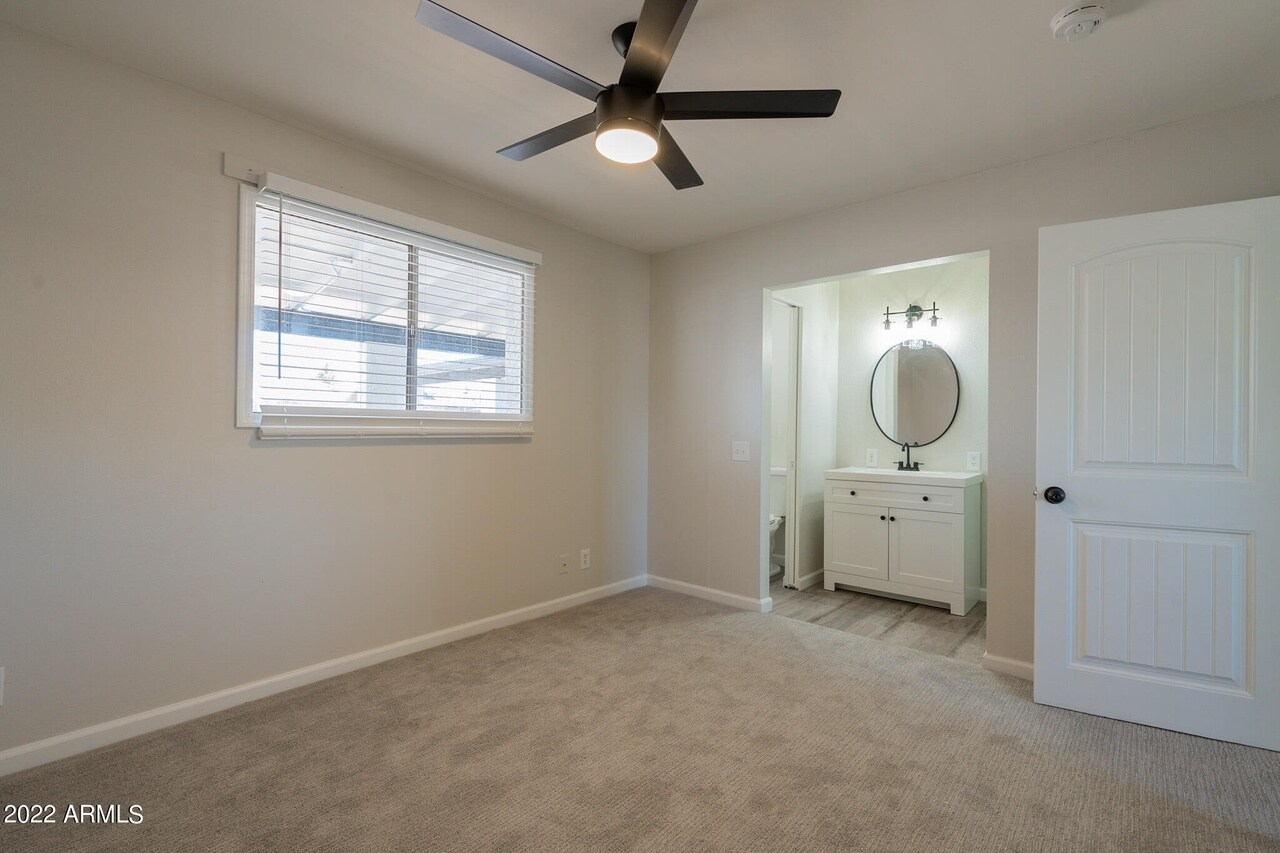 Building Photo - 822 W 18th St