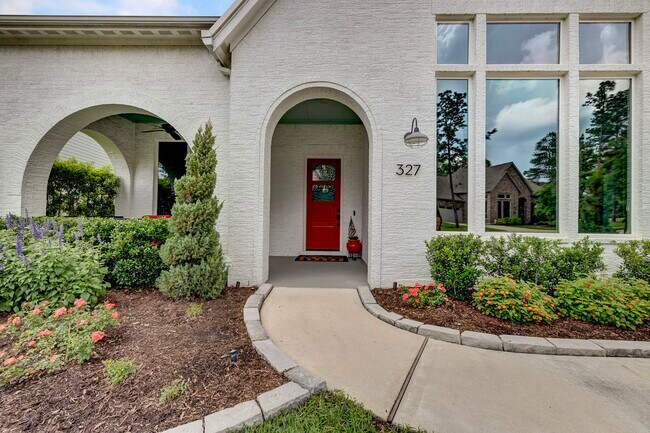 Building Photo - 327 N Turks Cap Trail