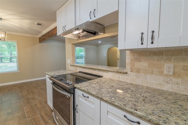 Building Photo - 14701 Cedar Ln Loop