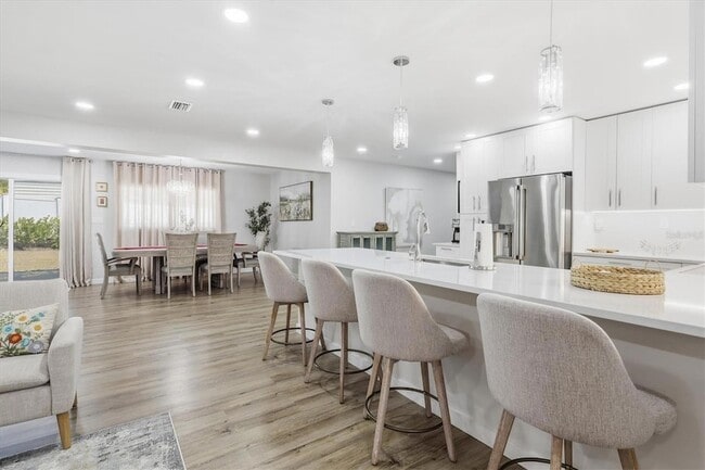 Building Photo - 5247 Carmilfra Dr