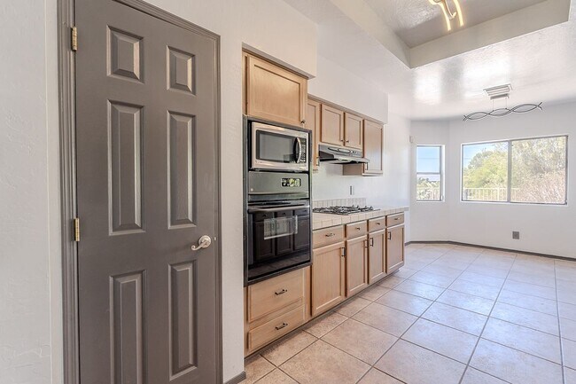 Building Photo - 8003 N Ischia Pl