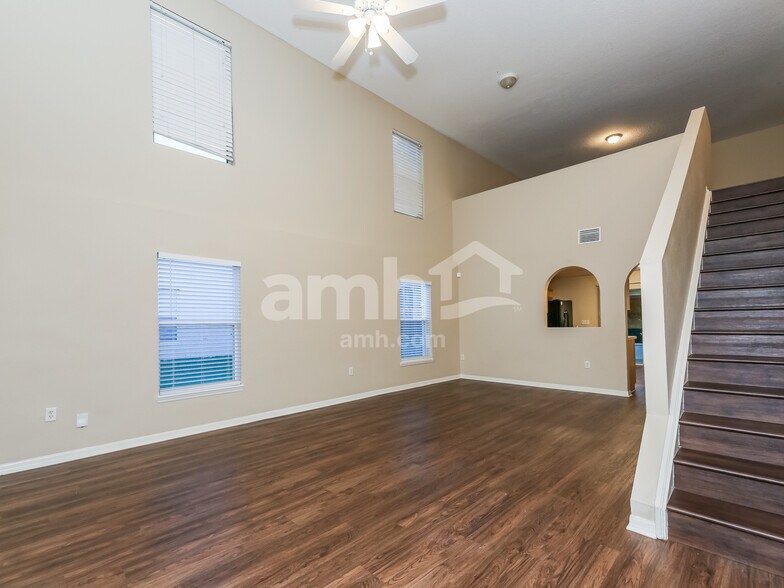 Building Photo - 87211 Kipling Dr
