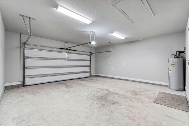 Building Photo - 2381 Belmont Dr