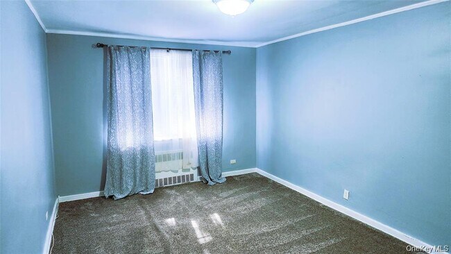 Building Photo - 664 Remsen Ave