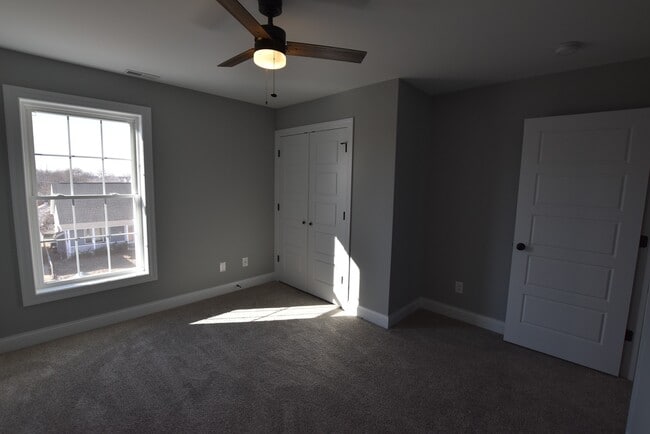 Building Photo - 3220 Regal Pl