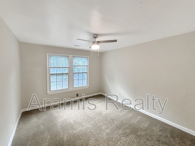 Building Photo - 418 Allgood Rd NE