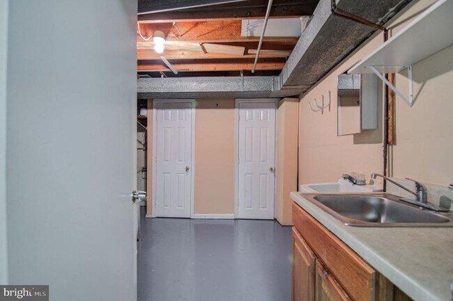 Building Photo - 7763 Durer Ct