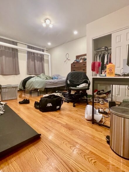 Building Photo - 18 Euston St