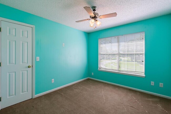 Building Photo - 13480 Gallant Fox Cir W