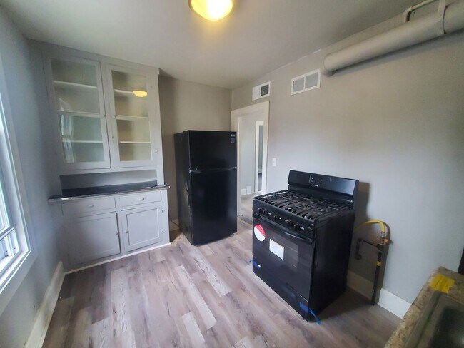 Building Photo - 3921 14th Ave