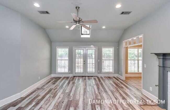 Building Photo - 124 Raintree Rd