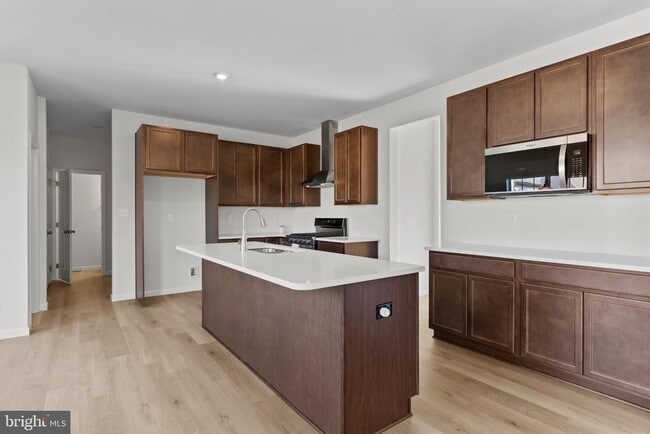 Building Photo - 32 Pamela Dr